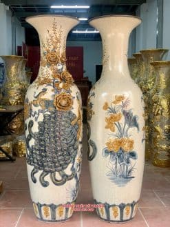 Lục bình công đào men rạn đắp nổi hoa kênh