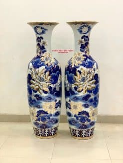 Lục bình sứ hoa sen men lam khử vẽ vàng 24k