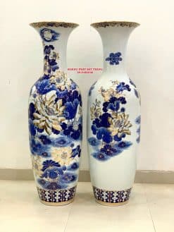 Lục bình sứ hoa sen men lam khử vẽ vàng 24k