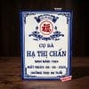 Bia mộ nền trắng chữ xanh, không có ảnh cho cụ bà