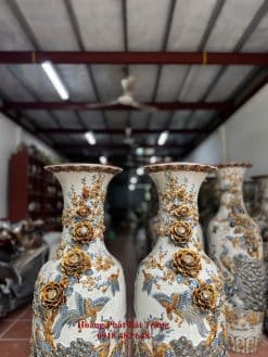 Lục bình sứ công danh phú quý kênh hoa men rạn đắp nổi