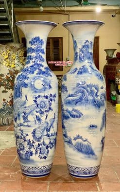 Alternative view of Lục bình sứ Bách hạc quần tùng men lam 1m4